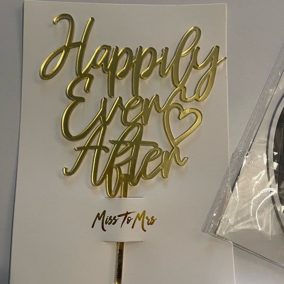 Bride Bachelorette Party Kit: Poppers, Tattoos, Cake Topper, and Photo Props - Picture 5 of 6